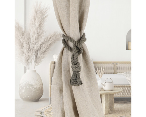 Dekorative Vorhanghalterung aus Seil im Wohnraum