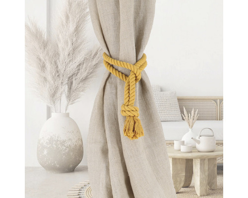 Vorhang mit gelbem Kordelhalter