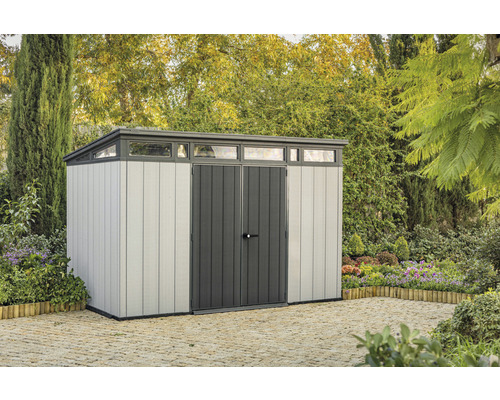 Gartenschuppen mit Doppeltür und Oberlichtern im Außenbereich