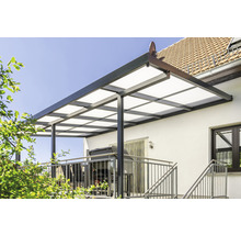 Terrassenüberdachung aus Aluminium und Polycarbonat an einem Haus