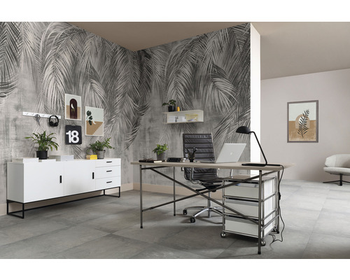 Modernes Arbeitszimmer mit Schreibtisch, Bürostuhl, Kommode und Fototapete