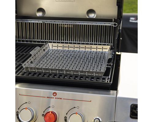 Grill mit Sear Zone und Warmhalterost aus Metall