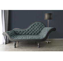 Chaiselongue mit Knopfheftung und Stehlampe
