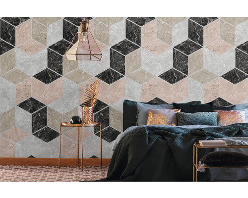 Wandgestaltung mit dreidimensionaler geometrischer Tapete im Schlafzimmer.