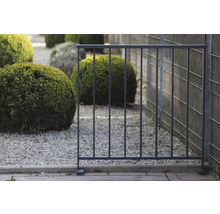 Metallzaun im Gartenbereich