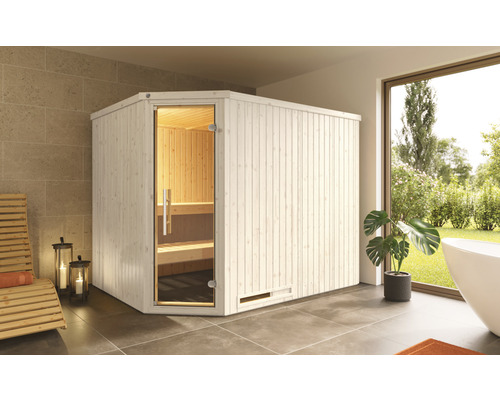 Elementsauna Weka Varberg 4 ohne Ofen mit graphitfarbeneer Ganzglastüre Ecksauna aus Holz mit Glastür in einem Badezimmer
