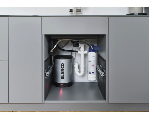 Einbauunterschrank mit Warmwassergerät und Wasserfilter von Blanco
