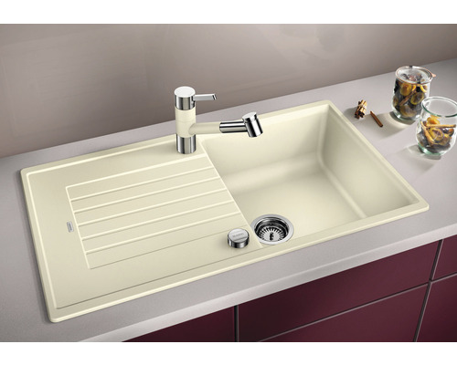 Spüle aus Silgranit mit Abtropffläche und Mischbatterie