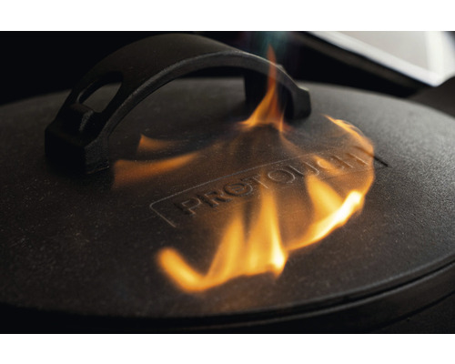 Deckel eines Kochtopfs mit Flammen