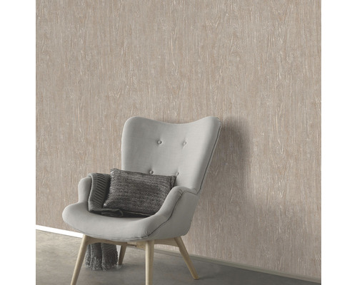 Szene mit Holzstruktur Tapete und Sessel