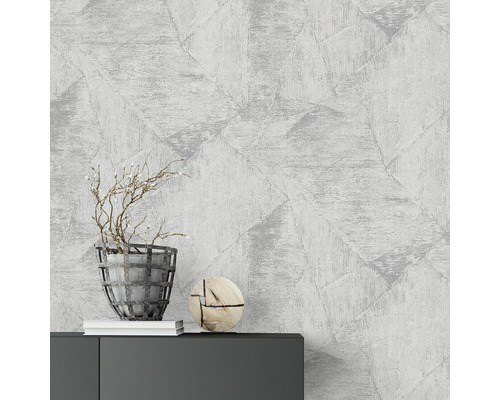 Gemusterte Tapete an einer Wand