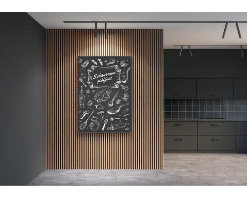 Dekoratives Küchenmotiv-Poster an einer Wand montiert