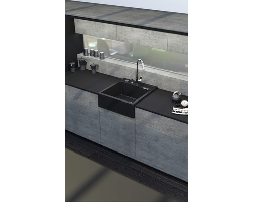 Moderne Küche mit schwarzem Spülbecken, Armatur und dunkler Arbeitsplatte