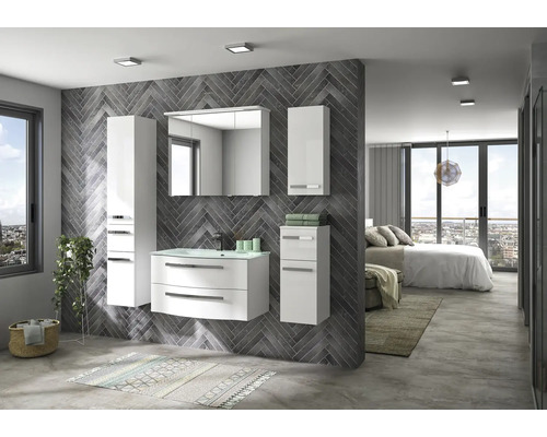 Modernes Badezimmer mit weißen Möbeln, Spiegelschrank und Waschbecken