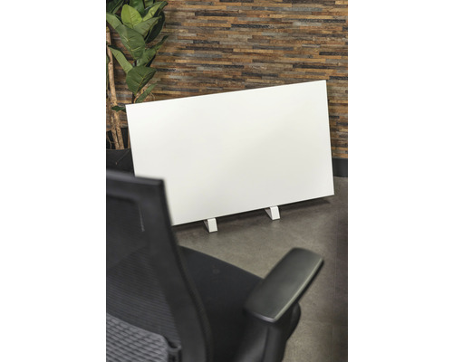 Freistehende, weisse Schallschutzwand im Büro