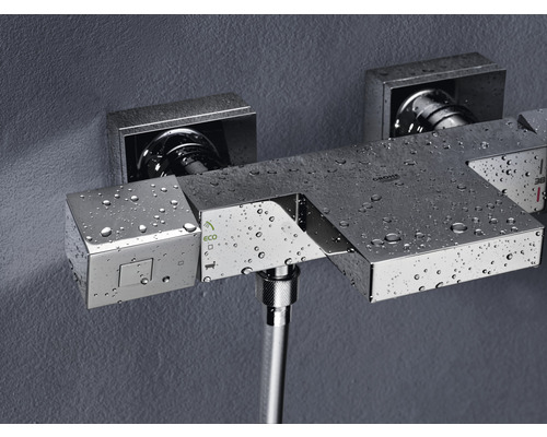 Aufputz-Thermostatbatterie mit Wasserspritzern