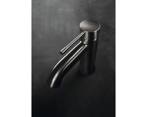 Wasserhahn aus Metall