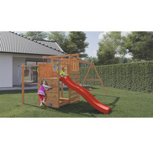 Spielplatz im Garten mit Kletterwand, Rutsche und Schaukel
