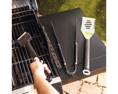 Grillbesteck-Set mit Grillbürste, Grillzange, Grillwender und Spießen