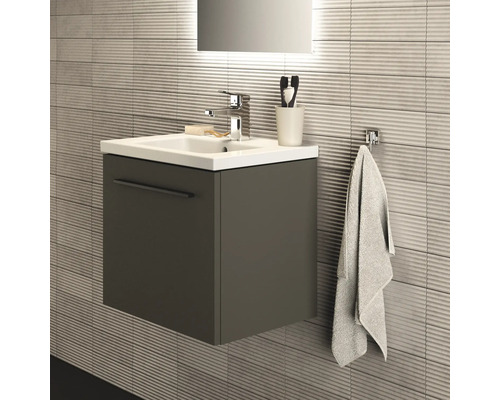 Badezimmerwaschtisch mit Waschbecken, Armatur und Handtuchhalter