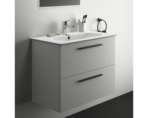 Waschtischunterschrank mit zwei Schubladen, Armatur und Accessoires im Badezimmer