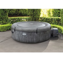 Aufblasbarer Intex Whirlpool mit Abdeckung im Garten