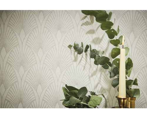 Tapete mit Art-Déco-Muster, Eukalyptusblätter und brennende Kerze