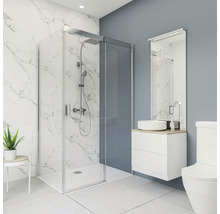 Modernes Badezimmer mit Duschkabine, Waschtisch und Toilette