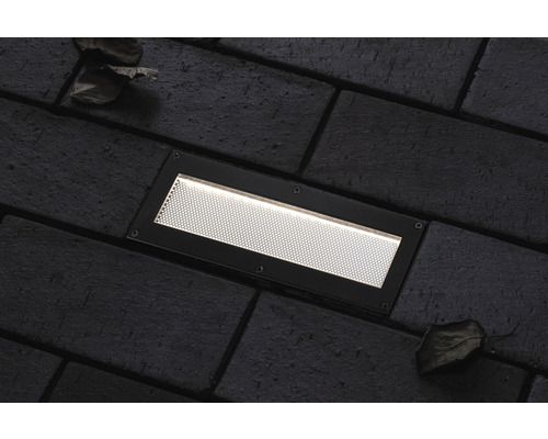 Bodeneinbaustrahler auf Pflastersteinen für Aussenbereiche