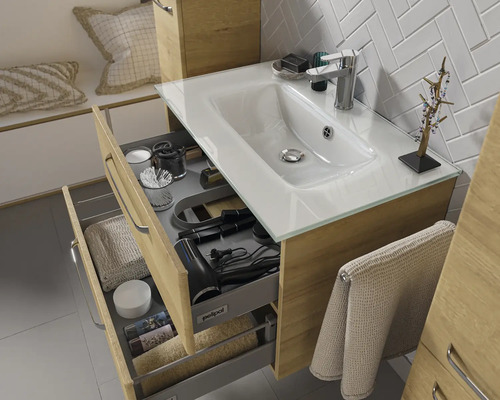 Waschtischunterschrank mit offenem Schubladensystem im Badezimmer
