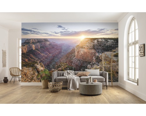 Wohnzimmer mit Fototapete Grand Canyon, Sofa und Dekoration
