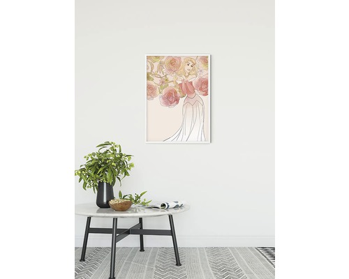Dekoratives Bild mit Prinzessin und Blumen im Rahmen an der Wand