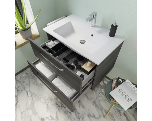 Waschtisch mit offenem Schubladensystem im Badezimmer