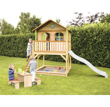Spielplatz mit Spielhaus, Rutsche, Sandkasten, Picknicktisch und Kindern im Garten