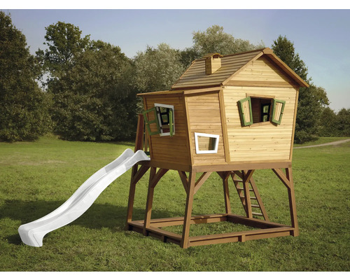 Spielhaus aus Holz mit Rutsche für den Garten