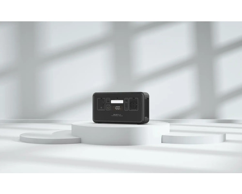 Tragbare Stromversorgung auf einem Podest