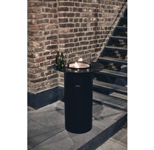 Enders Ambiente Feuertisch mit Glaszylinder und Getränken auf einer Terrasse
