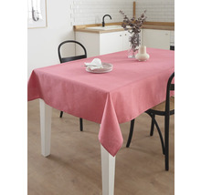 Esstisch mit Tischdecke in einem hellen Küchenambiente.