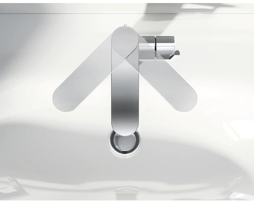 Aufnahme von oben: Armatur in einem Waschbecken