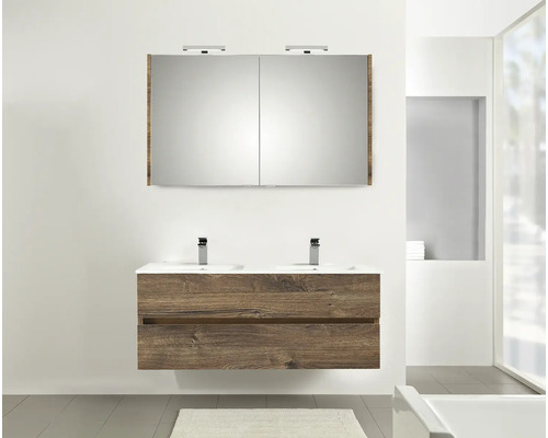 Modernes Badezimmer mit Doppelwaschtisch, Unterschrank mit Holzoptik und Spiegelschrank