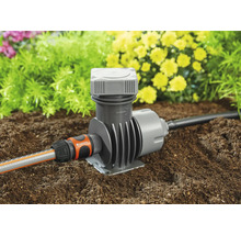 Gardena Micro-Drip-System Basisgerät zur Gartenbewässerung auf der Erde