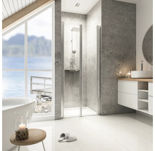 Badezimmer mit Duschkabine, Waschbecken und Badewanne