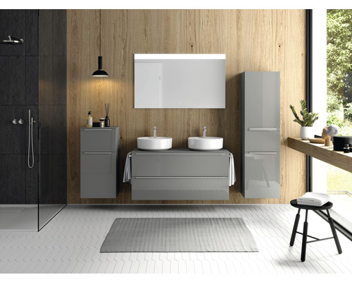 Modernes Badezimmer mit grauen Möbeln, Dusche und Doppelwaschbecken