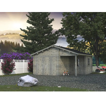 Holzgarage mit Anbau, Fenster und Gartentraktor im Hintergrund
