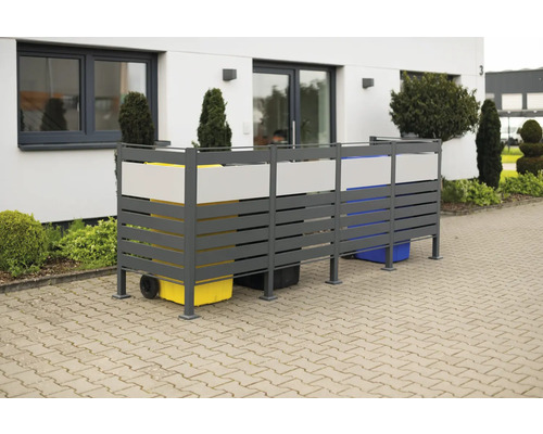 Mülltonnenbox aus Aluminium mit drei Mülltonnen