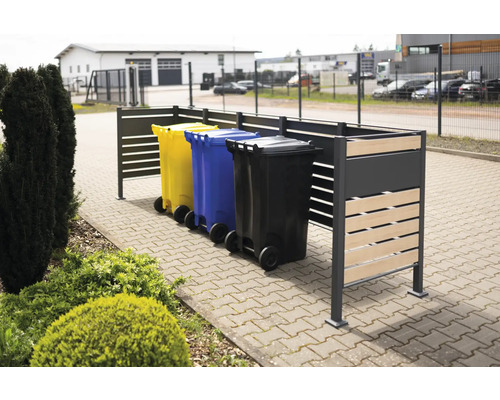 Mülltonnenbox mit Mülltonnen im Aussenbereich