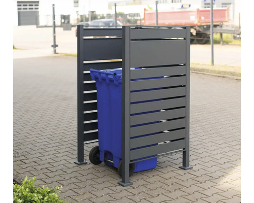 Mülltonnenbox aus Aluminium mit horizontalen Lamellen und einer blauen Mülltonne