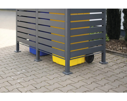 Mülltonnenbox mit horizontalen Lamellen und Mülltonnen