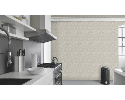 Moderne Küche mit stilvoller Tapete an der Wand