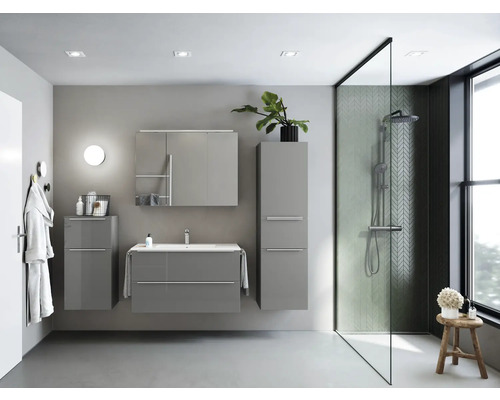Modernes Badezimmer mit grauen Badmöbeln, Dusche und Waschbecken